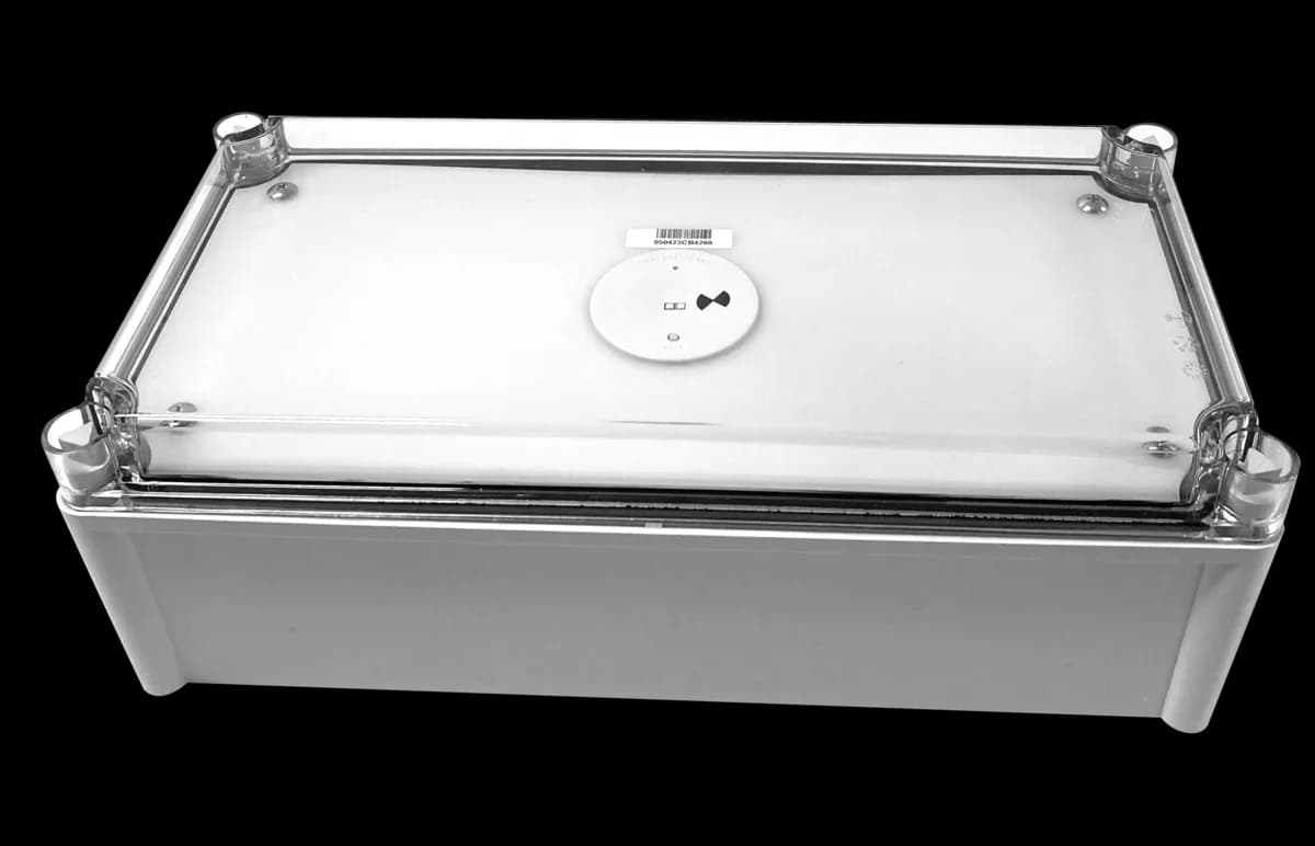Tamper-resistant emergency light